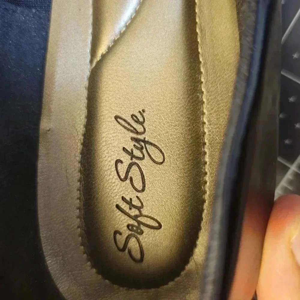 Soft Style Shoes View 5